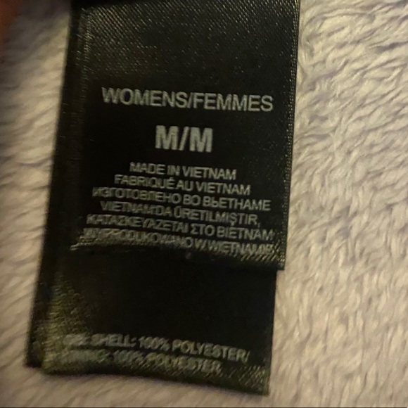 North Face Woman’s Osito Jacket lavender - Picture 3 of 5